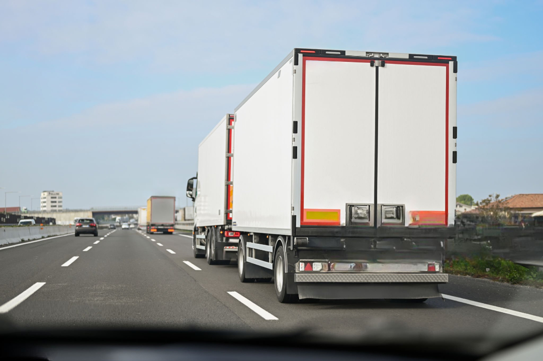 Long distance moving truck in Los Angeles